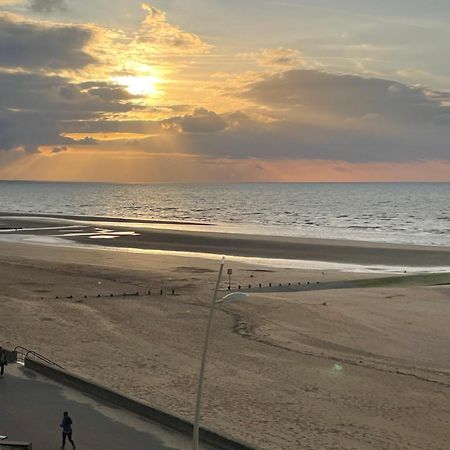 Appartement Vu Sur Mer Cabourg Exteriör bild