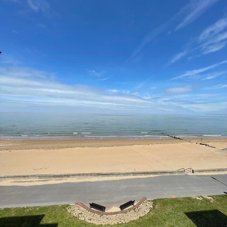 Appartement Vu Sur Mer Cabourg Exteriör bild