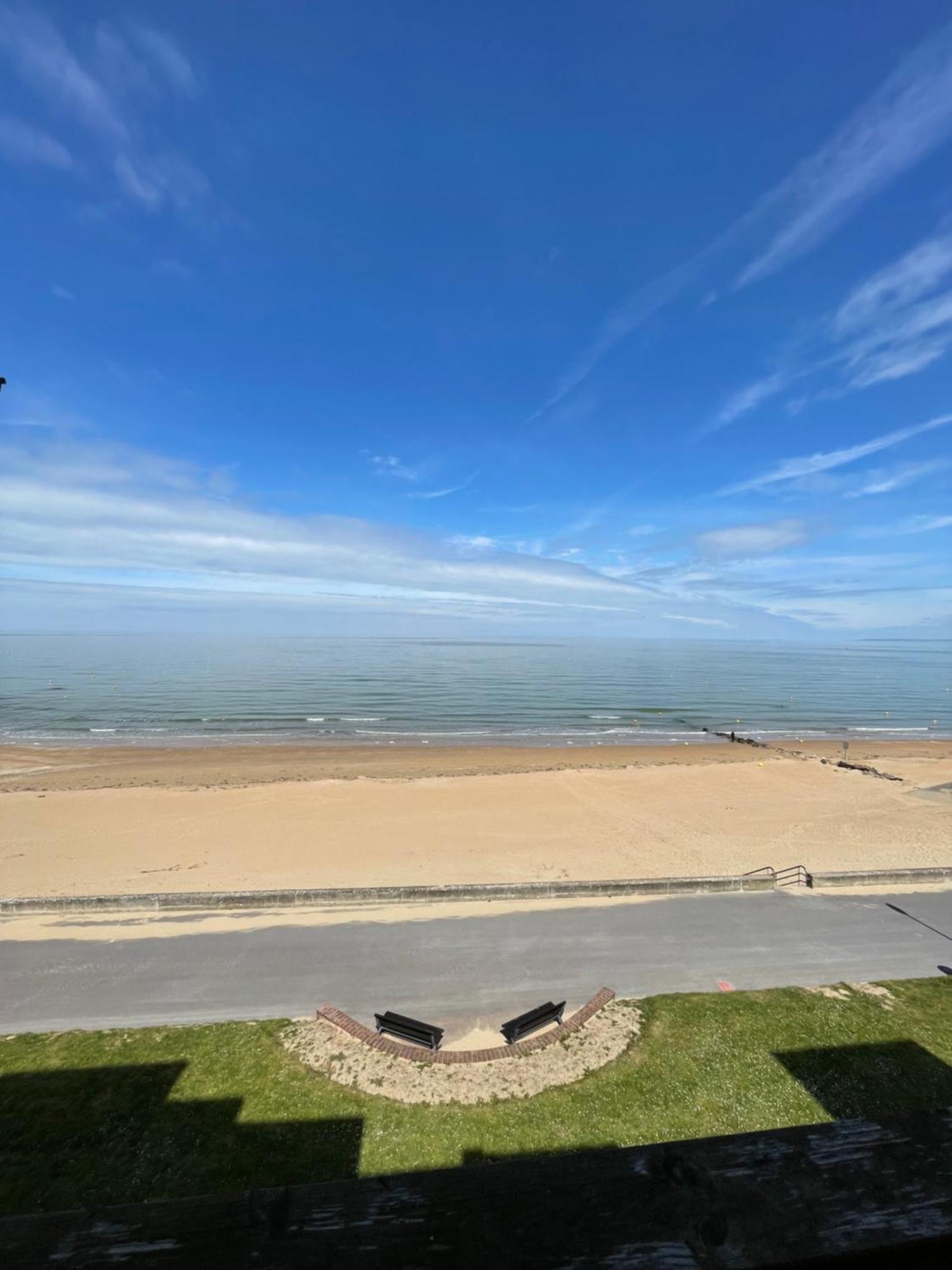 Appartement Vu Sur Mer Cabourg Exteriör bild
